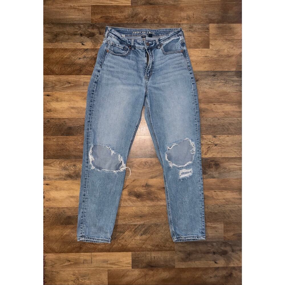 American Eagle women’s STRIGID distressed mom jeans - Picture 16 of 16